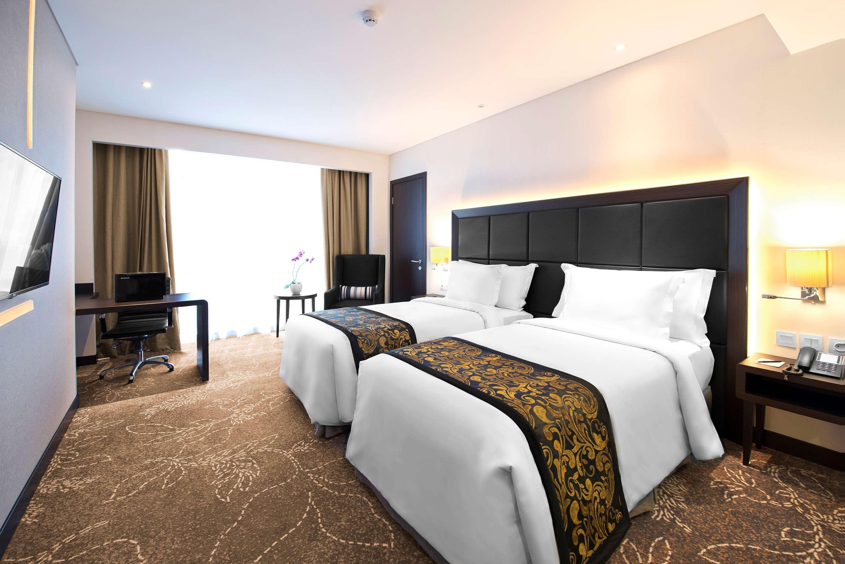 Slaviero Downtown Hotel 4*